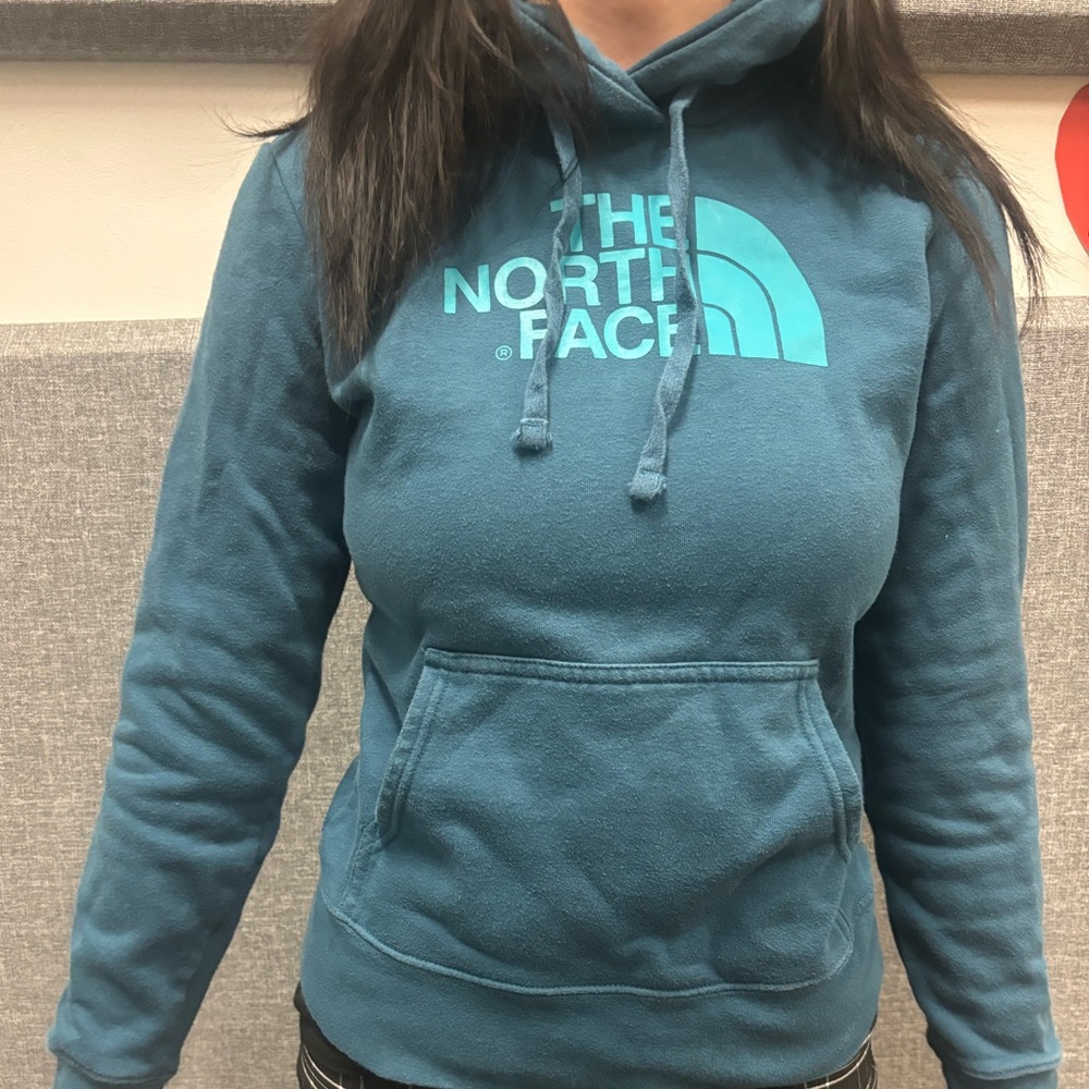 The North Face Green Long Sleeve Hoodie Relaxed Fit